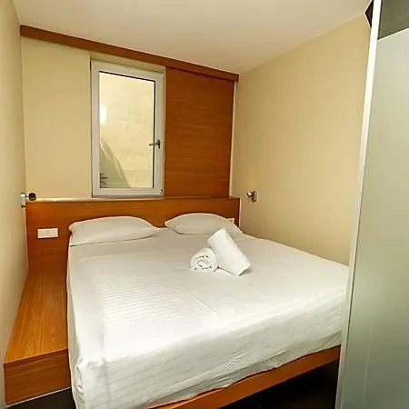 Dusseldorfer Hof 3*